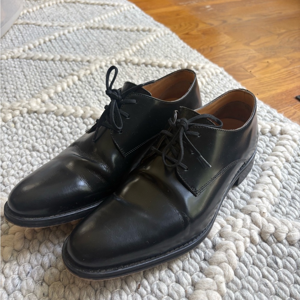 Express Black Oxfords Sleek Leather Design